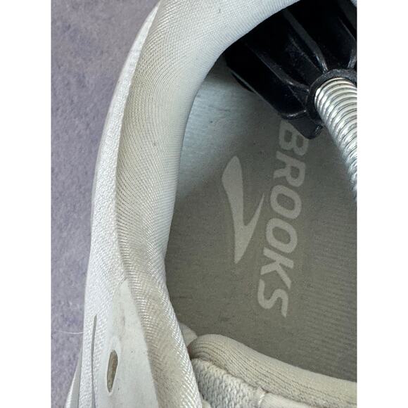 Brooks Adrenaline GTS 23 Womens 9 Wide Shoes Running White Sneaker 1203811D104 - Picture 14 of 15